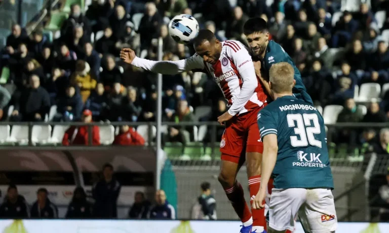 Ποδόσφαιρο: Με το ζόρι έβγαζε φωνή ο Νικολακόπουλος, απογοητευμένος από τη γκέλα του Ολυμπιακού