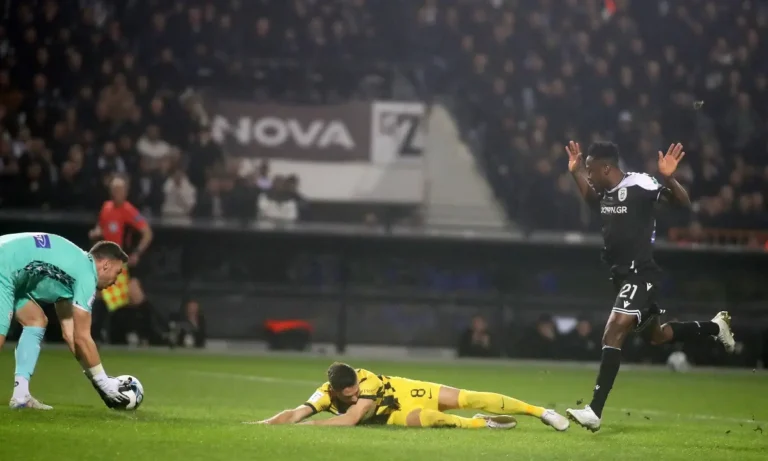 Ποδόσφαιρο: ΠΑΟΚ-ΑΕΚ 0-0 (Ημίχρονο): Χαμένο πέναλτι ο ΠΑΟΚ, δοκάρι η ΑΕΚ στα μισά