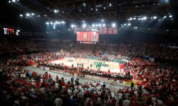 Μπάσκετ: Καταγγελίες για την είσοδο ΑμεΑ στο ΣΕΦ – «Τους περνάμε στα χέρια για να ανέβουν τα σκαλιά»