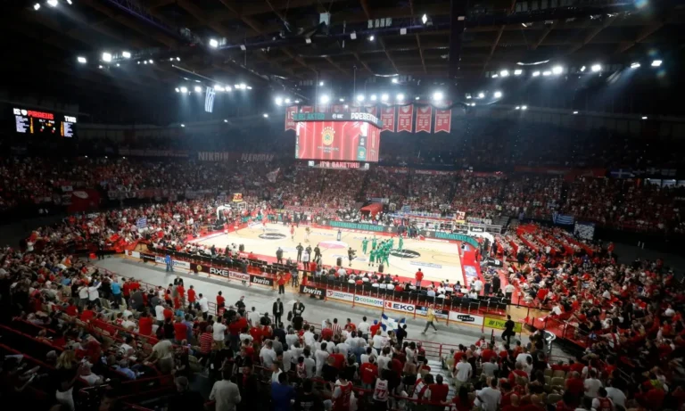 Μπάσκετ: Καταγγελίες για την είσοδο ΑμεΑ στο ΣΕΦ – «Τους περνάμε στα χέρια για να ανέβουν τα σκαλιά»