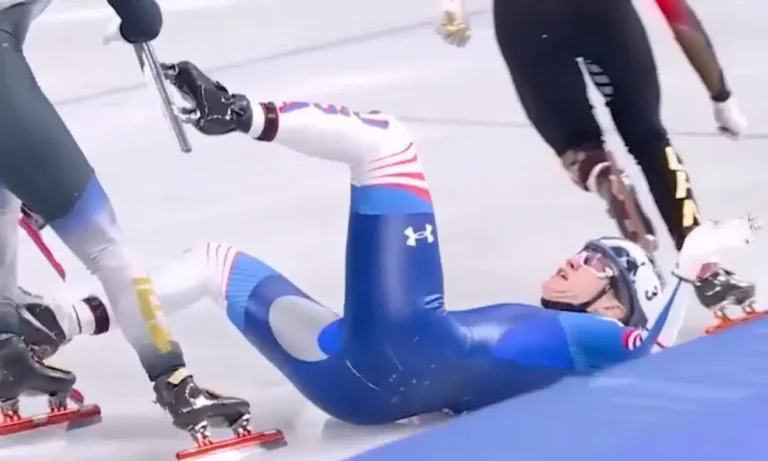 Άλλα Αθλήματα: Απίστευτο σκηνικό στο speed skating με την Corinne Stoddard να προκαλεί πτώσεις σε δύο κούρσες