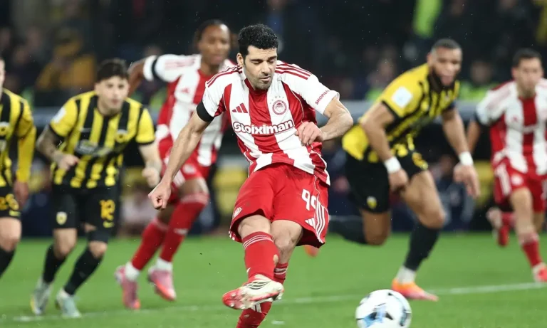 Ποδόσφαιρο: ΑΕΚ-Ολυμπιακός 1-1: Το πέναλτι του Ταρέμι στις καθυστερήσεις έκρινε το ντέρμπι που δεν τελείωνε με τίποτα – Με κεφαλιά ρουκέτα του Βάργκα προηγήθηκε η ΑΕΚ