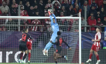 Ποδόσφαιρο: Ο Τζολάκης ανέβασε κι άλλο τις μετοχές του παρά την ήττα του Ολυμπιακού