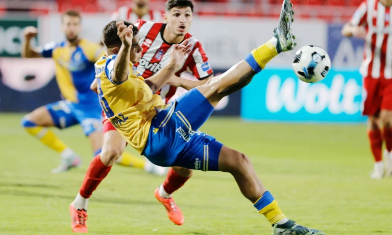 Ποδόσφαιρο: Αστέρας Τρίπολης – Πανσερραϊκός: Σε ποιο κανάλι παίζει σήμερα ο αγώνας