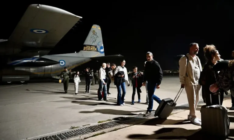 Κοινωνία: Νέο κυβερνητικό φιάσκο με προσωπικά δεδομένα – Ομαδικό e-mail του ΥΠΕΞ αποκάλυψε τα στοιχεία 383 Ελλήνων στα ΗΑΕ!