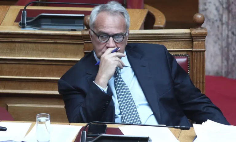 Κοινωνία: Σκάνδαλο ΟΠΕΚΕΠΕ: «Φωτιές» άναψε στον Βορίδη το εμπιστευτικό έγγραφο Βάρρα που τον ενημέρωνε για τα αίσχη του ΟΠΕΚΕΠΕ – «Πρώτη φορά το βλέπω» απαντά