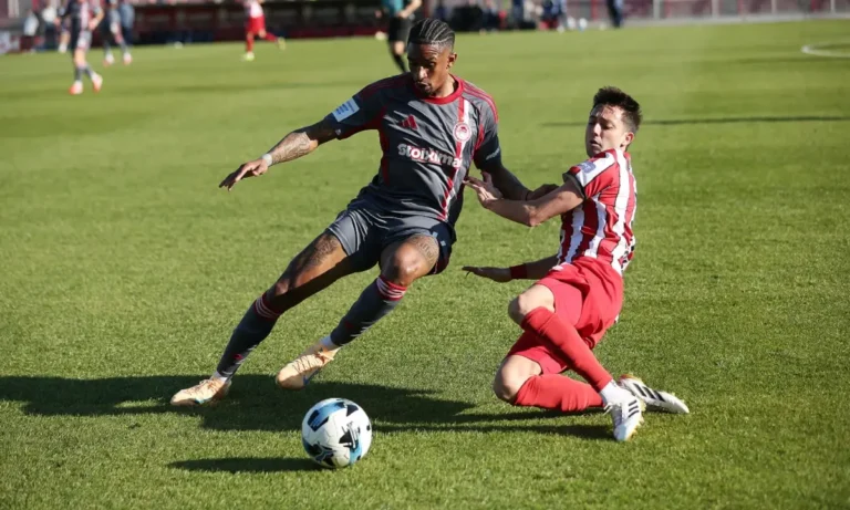 Ποδόσφαιρο: Φέρνουν νέα ειδικά παπούτσια για τον Αντρέ Λουίζ – Αγωνίζονταν με λάθος παπούτσια τόσο καιρό