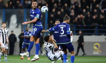 Ποδόσφαιρο: Γελάνε στον Ολυμπιακό με το πέναλτι που κέρδισε ο ΠΑΟΚ επειδή… έπεσε στον αγκώνα του Πετκόφ ο Σάντσεθ