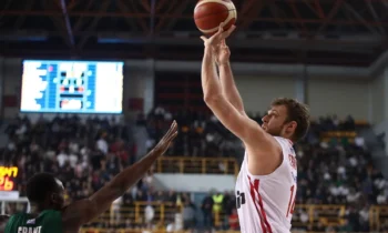 Μπάσκετ: Ολυμπιακός: Μεγάλο το άγχος για Βεζένκοφ